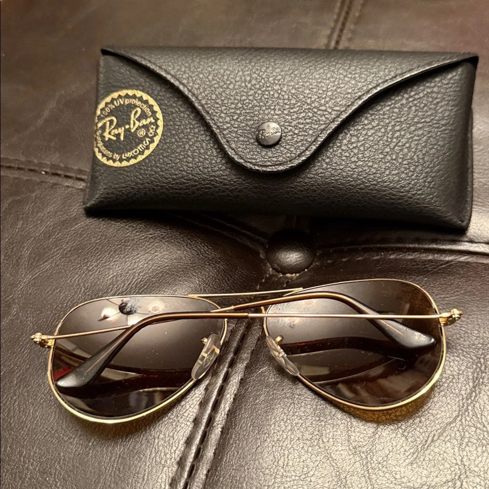 Ray-Ban Gold Frame Aviator Sunglasses with Black Case $ - Picture 5 of 7